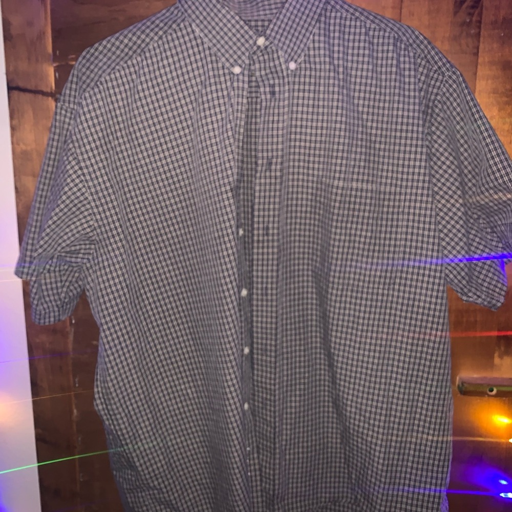 Short sleeve dress shirt